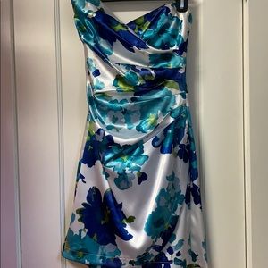 Beautiful blue flower strapless dress